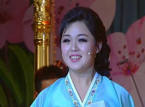Bà Ri xuất thân từ một gia đình ưu tú ở tỉnh Bắc Hamkyong, có cha là giáo sư và mẹ là bác sĩ, theo Dong-A Ilbo. Ảnh: THX.