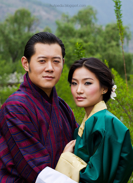 Hoàng hậu Bhutan Jetsun Pema hiện có cuộc sống hạnh phúc bên chồng và hai cậu con trai kháu khỉnh, đáng yêu. Ảnh: BS.