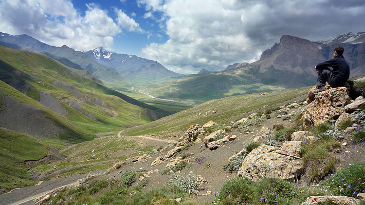 Diện tích của đất nước Azerbaijan là 86.600 km2, gấp 4 lần xứ Wales. Dân số nước này là khoảng 9,981 triệu người (tính năm 2019). Ảnh: Wikipedia.