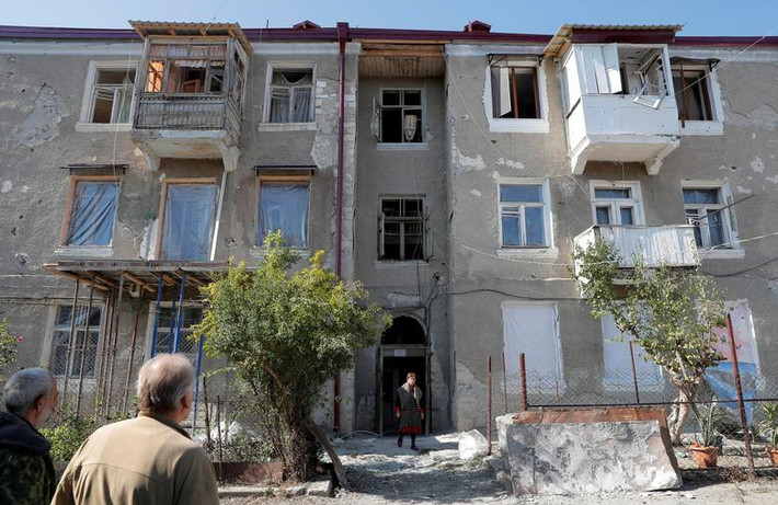 Trước tình hình trên, ngày 12/10, Nga kêu gọi Armenia và Azerbaijan giám sát tức thì lệnh ngừng bắn tại khu vực Nagorno-Karabakh.
