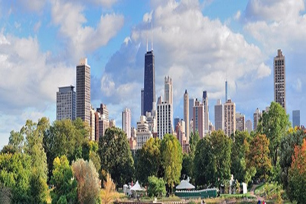 Năm 1955, cửa hàng McDonald's đầu tiên được mở tại Chicago. Ảnh: FR.
