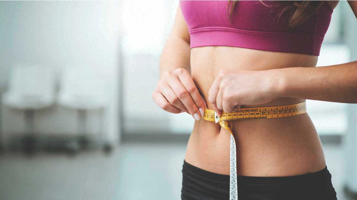 Ngồi lâu: Khi bạn ngồi quá lâu mà không vận động, cơ thể sẽ ngừng sản xuất lipase - một loại enzyme ức chế chất béo đóng vai trò quan trọng trong việc đạt được mục tiêu giảm cân của bạn. Ảnh: HL.