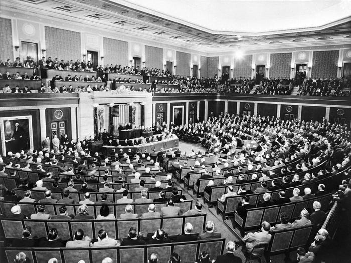 Phòng họp của Hạ viện Mỹ được thiết kế lại từ năm 1949 đến 1950. Ảnh chụp năm 1951.