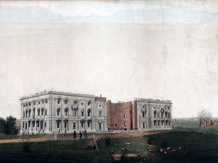 Năm 1814, quân đội Anh phóng hỏa tòa nhà trong cuộc chiến tranh khi đó, khiến công trình bị hư hại.