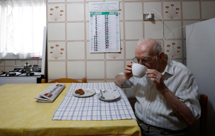"Tôi chỉ là một người bình thường, giống như nhiều người khác", ông Paterno nói. "Kiến thức giống như một chiếc vali mà tôi mang theo bên mình. Nó là một kho báu".