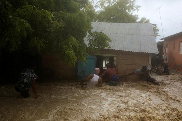 Theo Reuters, bão nhiệt đới Laura đã càn quét qua Cộng hòa Dominica, Haiti và Cuba, gây thiệt hại cho các quốc gia vùng Caribe này. (Nguồn ảnh: Reuters)