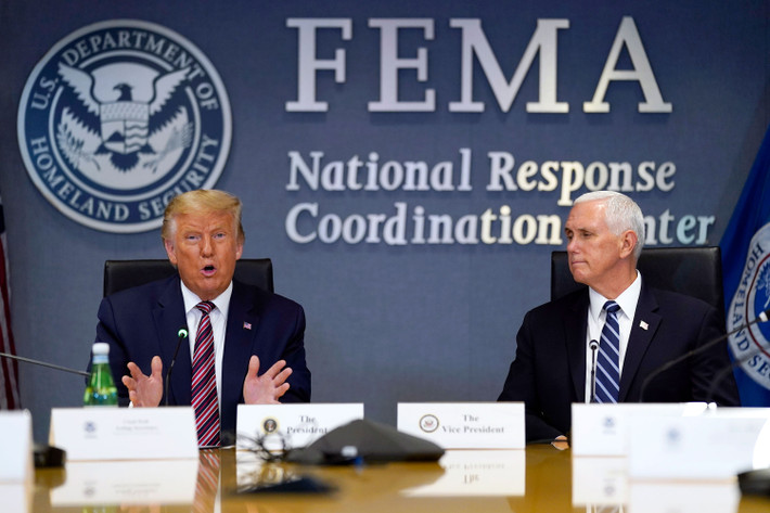 Tổng thống Donald Trump hôm 27/8 phê chuẩn tuyên bố khẩn cấp cho Arkansas, ủy quyền cho các quan chức liên bang giải ngân quỹ và điều phối nỗ lực cứu trợ bang này.