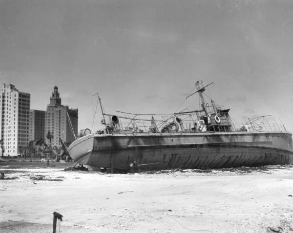 Cơn bão Miami năm 1926 đã càn quét qua trung tâm thành phố Miami, phá hủy nhiều tòa nhà và các điểm tham quan du lịch. Tổng thiệt hại do bão gây ra ước tính là khoảng 105 triệu USD (giá trị đô la Mỹ tính theo năm 1926). Ngoài ra, số người tử vong được công bố là 373 người.