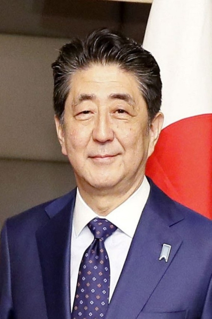 Vào năm 2006, ở tuổi 52, ông Shinzo Abe trở thành Thủ tướng Nhật Bản trẻ nhất kể từ sau Chiến tranh Thế giới thứ hai. Tuy nhiên, ông Abe phải từ chức một năm sau đó vì vấn đề sức khỏe. Ảnh: Kyodo.
