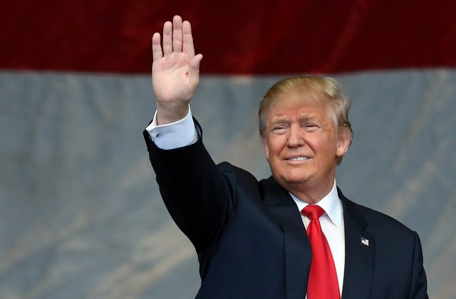 Tổng thống Trump cũng được cử tri kỳ vọng cao hơn đối thủ về khả năng lèo lái nền kinh tế quốc gia trong nhiệm kỳ tiếp theo. Ảnh: PE.