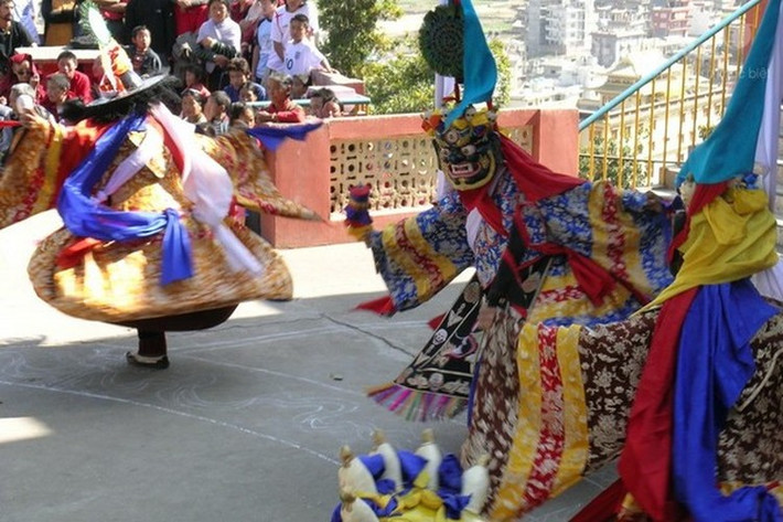 Tết Losar là một trong những ngày lễ quan trọng nhất của đất nước Bhutan và được tổ chức rất long trọng.