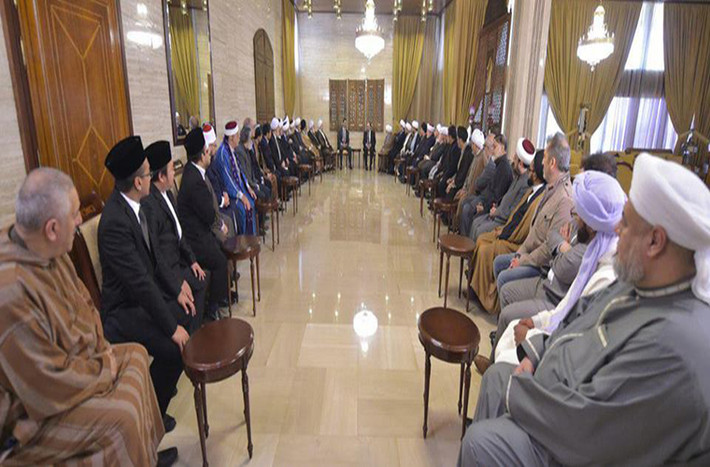 Trong buổi tọa đàm, Tổng thống Assad kêu gọi tinh thần “đoàn kết, thống nhất của người Hồi giáo để chống lại âm mưu chia rẽ của phương Tây”, bởi vì “gốc rễ chúng ta là một”. Ảnh: Sana.