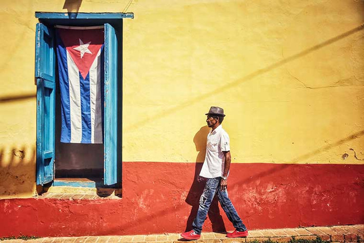 Đường phố ở La Habana ngập tràn màu sắc rực rỡ.
