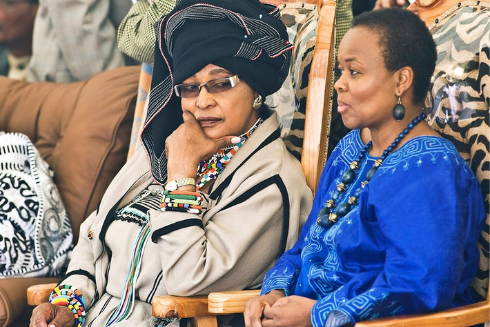 Bà Winnie tham dự buổi lễ nhằm vinh danh cựu Tổng thống Mandela tại Công viên Tự do ở Pretoria năm 2009. Được biết, bà Winnie và ông Nelson ly thân từ năm 1992 và chính thức ly dị năm 1996. Ảnh: Getty Images.