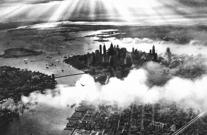 Bình minh ở thành phố New York năm 1932.