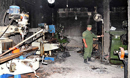 Một số trang thiết bị máy móc trong xưởng sản xuất vũ khí của phiến quân Jaysh al-Islam. Ảnh: FNA.