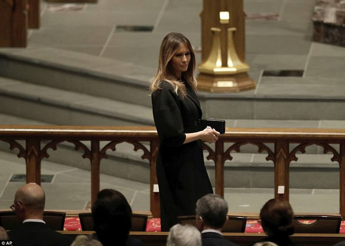 Đệ nhất phu nhân Mỹ Melania Trump dự lễ tang của bà Barbara Bush tại nhà thờ St.Martin. Ảnh: AP.
