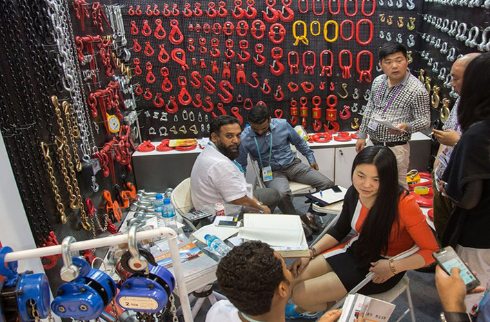 Các trang thiết bị công nghiệp cũng rất phổ biến và đa dạng...