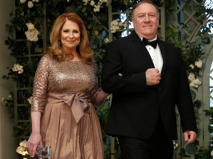 Giám đốc CIA Mike Pompeo và phu nhân, Susan. Ảnh: BI.