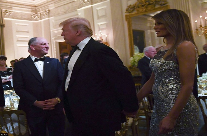 Bà Melania tự tay chọn từng món đồ và chú ý đến từng chi tiết cho bữa tiệc quốc yến đầu tiên của chính quyền Tổng thống Trump tại Nhà Trắng. Ảnh: AP.