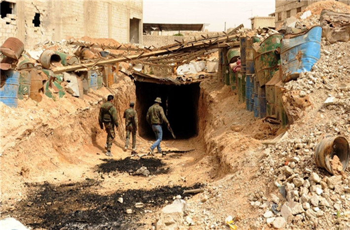 Hôm 9/4, các binh sĩ Syria đã phát hiện một mạng lưới đường hầm "khủng" của phiến quân Jaysh al-Islam nối Mesraba và al-Shifouniyeh với thị trấn Douma, Đông Ghouta. Ảnh: FNA.