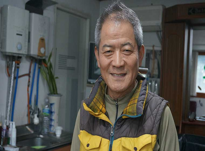 “Tôi rất hoan nghênh, tin tưởng vào cuộc gặp thượng đỉnh lần này và hy vọng hội nghị sẽ diễn ra tốt đẹp”, ông Kim Ju-hong, một người dân Hàn Quốc, chia sẻ. Ảnh: AJ.