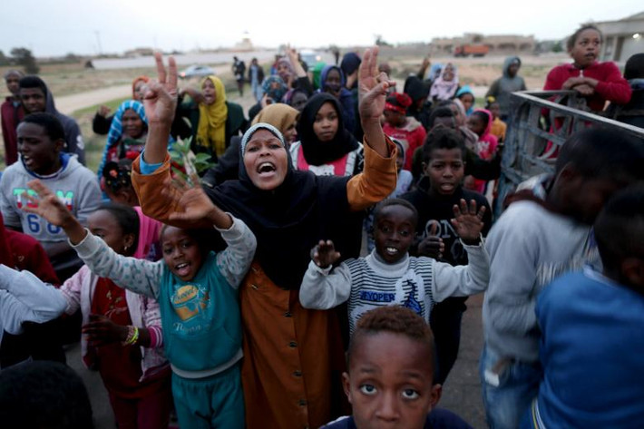 Người dân đến từ thị trấn Tawergha biểu tình tại khu trại tị nạn ở Benghazi ngày 4/2.