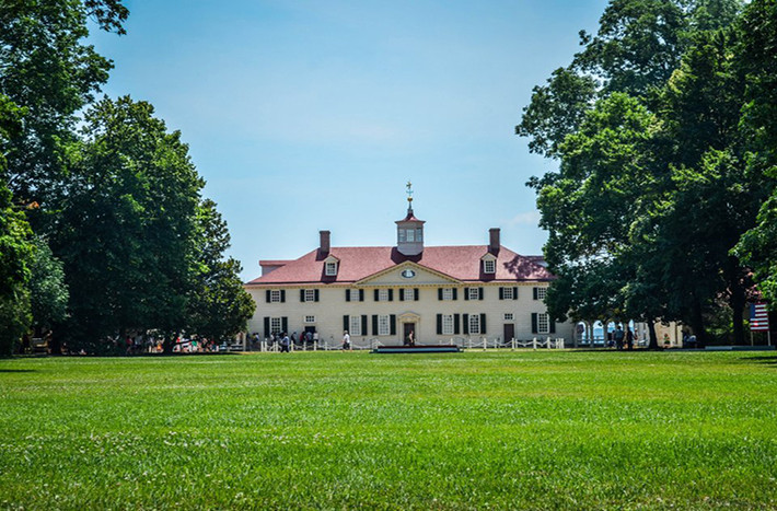 Cựu Tổng thống Washington không biết chơi nhạc cụ. Tuy nhiên, ông đã xây riêng một phòng riêng trong biệt thự Mount Vernon cho con cháu có thể học đánh đàn.