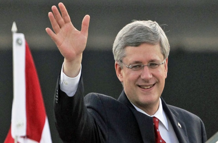 Thủ tướng Canada Stephen Harper phát biểu: “Năm mới 2012 là thời gian cho những hy vọng, khoảnh khắc hạnh phúc và thành công. Chính phủ Canada cam kết rằng trong năm mới tiếp tục các nỗ lực phát triển kinh tế, tạo công ăn việc làm, đảm bảo một năm rồng thịnh vượng và hạnh phúc”. Ảnh: Reuters.