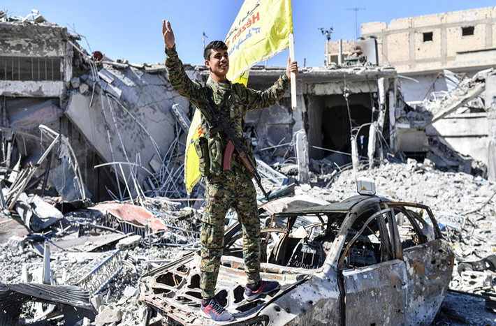 Trước đó, ngày 17/10, Lực lượng Dân chủ Syria SDF thông báo giải phóng hoàn toàn thành phố Raqqa sau hơn ba năm bị phiến quân IS chiếm đóng.