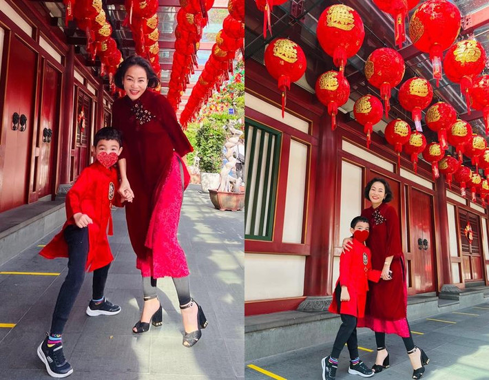 Thu Minh bên con trai: "Cảm giác lần đầu tiên cùng nhau đi chùa cầu chúc những điều tốt đẹp trong ngày đầu năm mới cùng anh nhỏ thật tuyệt vời và rung động trong từng nhịp đập của trái tim. Yêu chàng trai của mẹ nhất trên đời".
