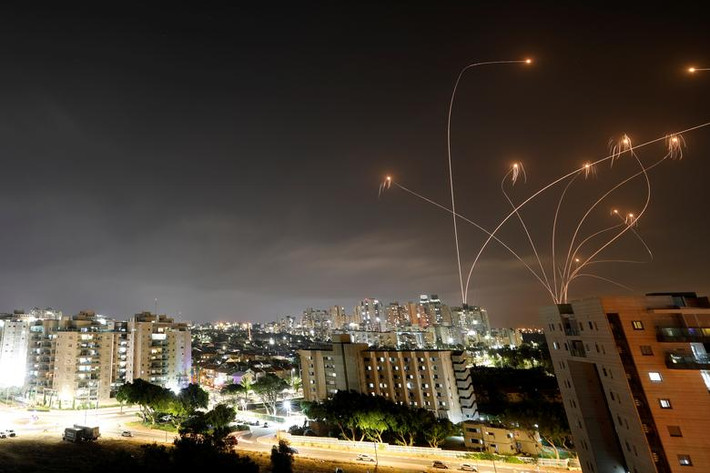 Hệ thống Vòm Sắt đánh chặn tên lửa phóng từ Dải Gaza về phía Israel hôm 10/5.