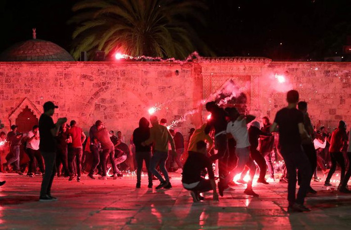 Được biết, căng thẳng giữa Israel và Hamas bắt đầu bùng phát kể từ sau cuộc đụng độ giữa cảnh sát Israel với người Palestine tại khu vực nhà thờ Hồi giáo Al-Aqsa ở Jerusalem những ngày qua.
