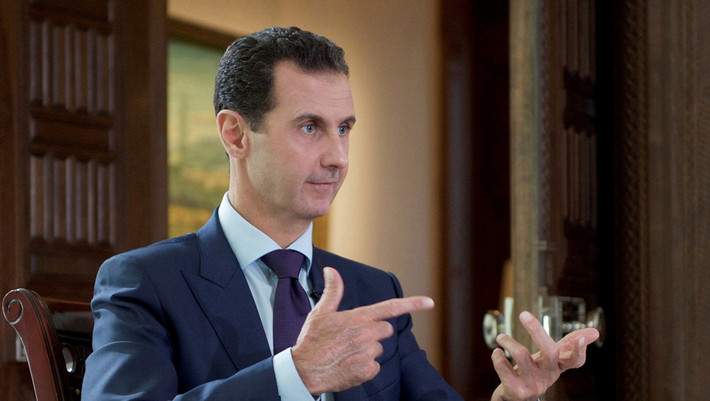 Ông Bashar vốn một người sống khép kín và yên phận với công việc của một bác sĩ nhãn khoa, không màng đến chính trường. Tính cách của ông trái ngược với người anh trai Bassel hướng ngoại và năng động vốn được kỳ vọng sẽ trở thành người kế nhiệm hoàn hảo cho vị trí Tổng thống Syria. Ảnh: Reuters.