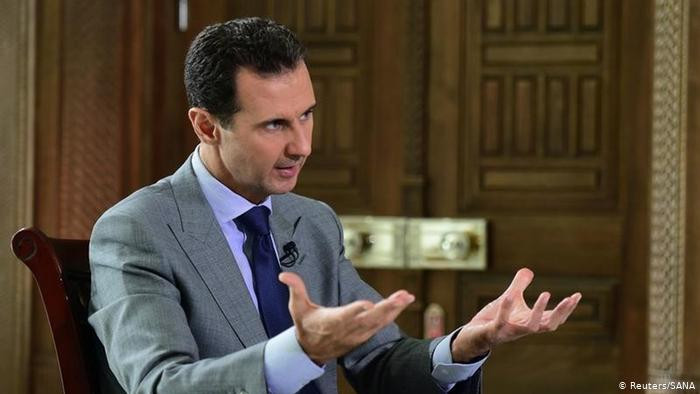 Tuy nhiên, năm 1994, Bassel đột ngột qua đời trong một tai nạn giao thông khi trên đường từ Damascus đến sân bay để đón bạn gái. Chính vì vậy, ông Hafez buộc phải chuyển sang chọn con trai thứ hai, Bashar al-Assad, làm người kế nghiệp tương lai. Ảnh: Reuters.