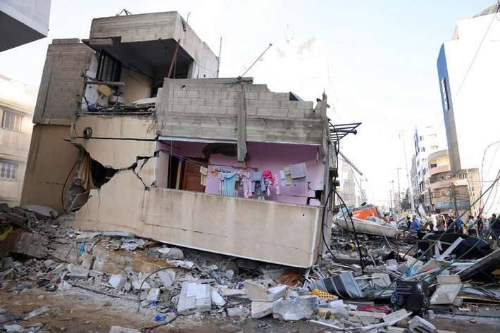 Theo giới chức Gaza, vụ tấn công của Israel hôm 16/5 đã khiến 42 dân thường thiệt mạng, gồm 16 phụ nữ và 10 trẻ em.