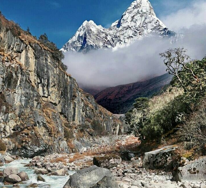 Nepal, tên chính thức là Cộng hoà Dân chủ Liên bang Nepal, là một quốc gia ở Nam Á. Đất nước Nepal đa dạng về địa lý, có 8 trong số 10 ngọn núi cao nhất thế giới. Ảnh: LHN.