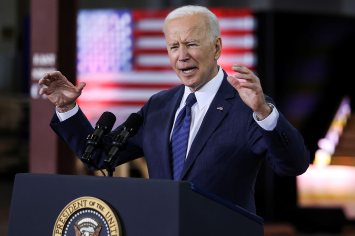 "Tổng thống Biden ăn uống rất lành mạnh, với món súp và salad cho bữa trưa. Tuy nhiên, ông cũng thích đồ ngọt, thường thưởng thức các món ăn vặt như bánh quy chocolate", nguồn tin cho hay. Ảnh: Reuters.