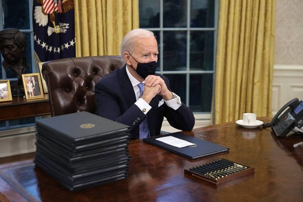 Mặc dù không xem nhiều TV, ông Biden thường xuyên theo dõi các chương trình tin tức “New Day” của CNN hay “Morning Joe” của MSNBC trong lúc tập luyện. Ảnh: ST.