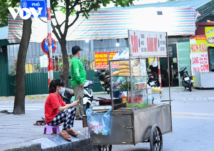 ...tiềm ẩn nguy cơ lây lan dịch bệnh.