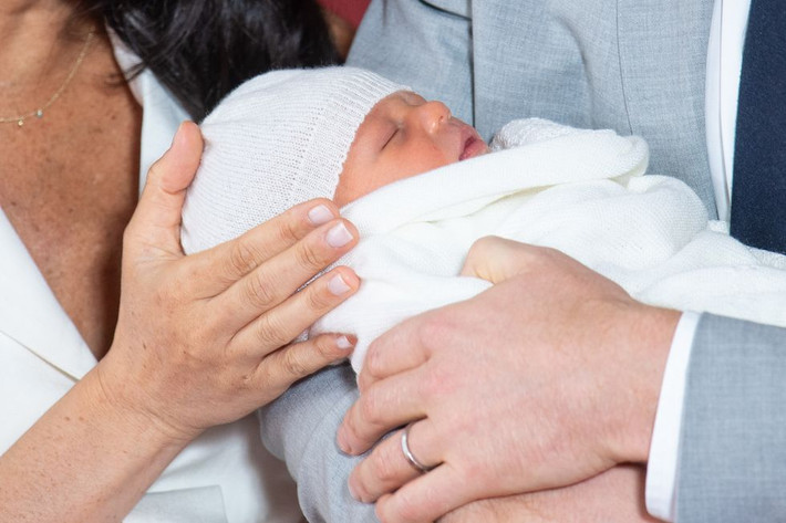 Bé Archie Harrison Mountbatten-Windsor, con trai nhà Harry - Meghan, chào đời vào ngày 6/5/2019. Ảnh: Getty.