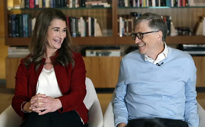 Bill Gates và bà Melinda nhìn nhau cười tươi khi trả lời phỏng vấn tại Kirkland, Washington (Mỹ), ngày 1/2/2019.