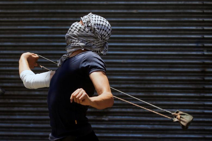 Các cuộc đụng độ giữa lực lượng an ninh Israel và người Palestine cũng xảy ra tại nhiều thành phố lớn khác ở Bờ Tây hôm 18/5, bao gồm Hebron, Bethlehem, Nablus, Beit El gần Ramallah và Budrus.