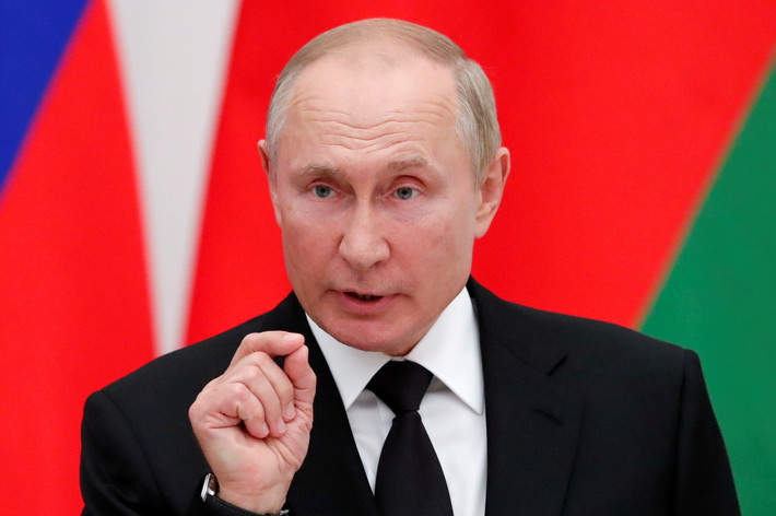 Hôm 24/11, Tổng thống Nga Vladimir Putin (ảnh) xác nhận ông là một trong những người đầu tiên thử nghiệm vắc xin COVID-19 dạng xịt mũi do nước này sản xuất. Ảnh: Reuters.