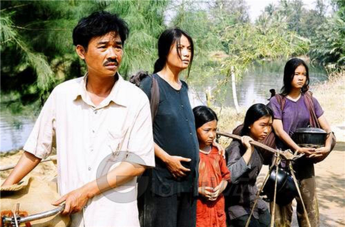 Trương Ngọc Ánh rất thành công trong vai trò diễn viên. Cô có mặt trong nhiều bộ phim như: Giã từ dĩ vãng, Đồng tiền xương máu, Hương Ga...Đặc biệt với vai cô Dần trong phim "Áo lụa Hà Đông", cô được tôn vinh với danh hiệu "Nữ diễn viên được yêu thích nhất" tại giải Mai Vàng. Hiện tại, Trương Ngọc Ánh chuyển sang làm nhà sản xuất phim.