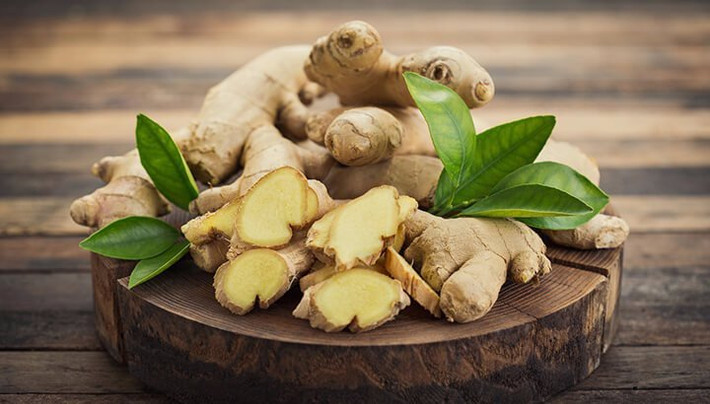 Sau khi gừng bị thối, độc tố safrole có thể lan ra toàn bộ củ gừng, khiến cả những phần lành lặn cũng bị nhiễm độc. Vì vậy, khi thấy củ gừng bị hỏng, tốt nhất bạn nên vứt bỏ.