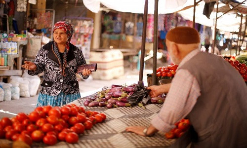 Một khu chợ ở quận người Kurd Sheikh Maqsoud trong thành phố Aleppo sạch bóng phiến quân IS.