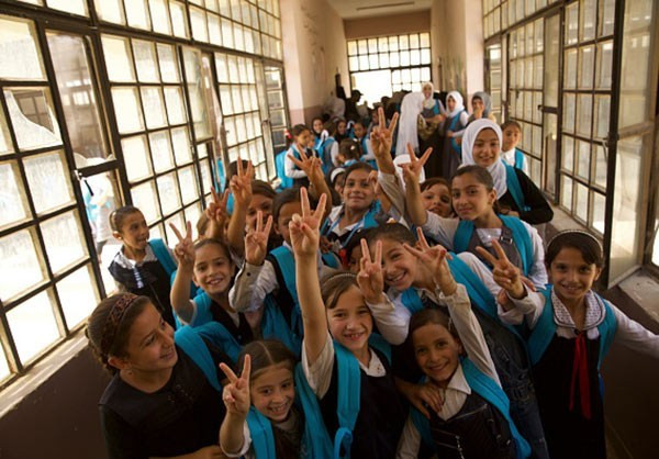 Hãng Fars (Iran) mới đây đăng tải loạt ảnh chụp bên trong lớp học ở Tây Mosul sau khi nơi này được giải phóng hoàn toàn khỏi ách chiếm đóng của phiến quân IS. Ảnh: FNA.