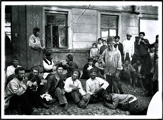 Những người lang thang tại Nizhny Novgorod. (Ảnh: Maxim Dmitriev)