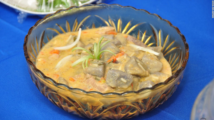 Lễ hội Blue Food: Đây là lễ hội thường niên diễn ra trên đảo Caribbean của Tobago với những món được chế biến từ khoai sọ. Lễ hội này kéo dài suốt tuần thu hút hàng nghìn người tham gia bất kể giàu nghèo say sưa nấu các món ăn.